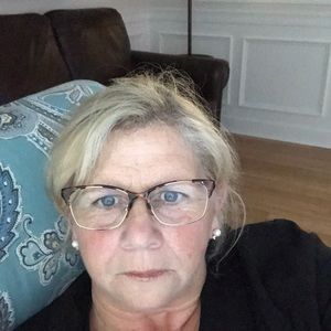 Meet your Posher, Holly